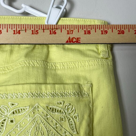 Platinum Chico"s Jeans Women's 3 Ankle Yellow Embroidered Stylish Unique Cowboy‎ - Picture 4 of 12